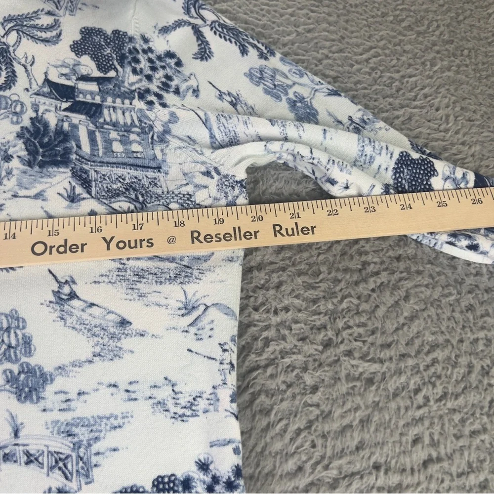 J Mclaughlin Sweater Womens Large White Blue Printed Long Sleeve Preppy - Picture 8 of 8